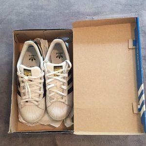 Adidas Classic Superstar Sneakers